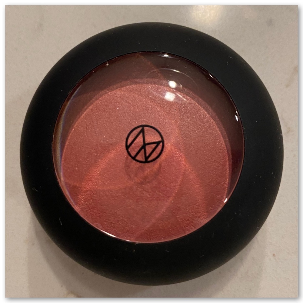 IL MAKIAGE Mineral Baked Blush – Bootylicious (New) - Picture 4 of 5